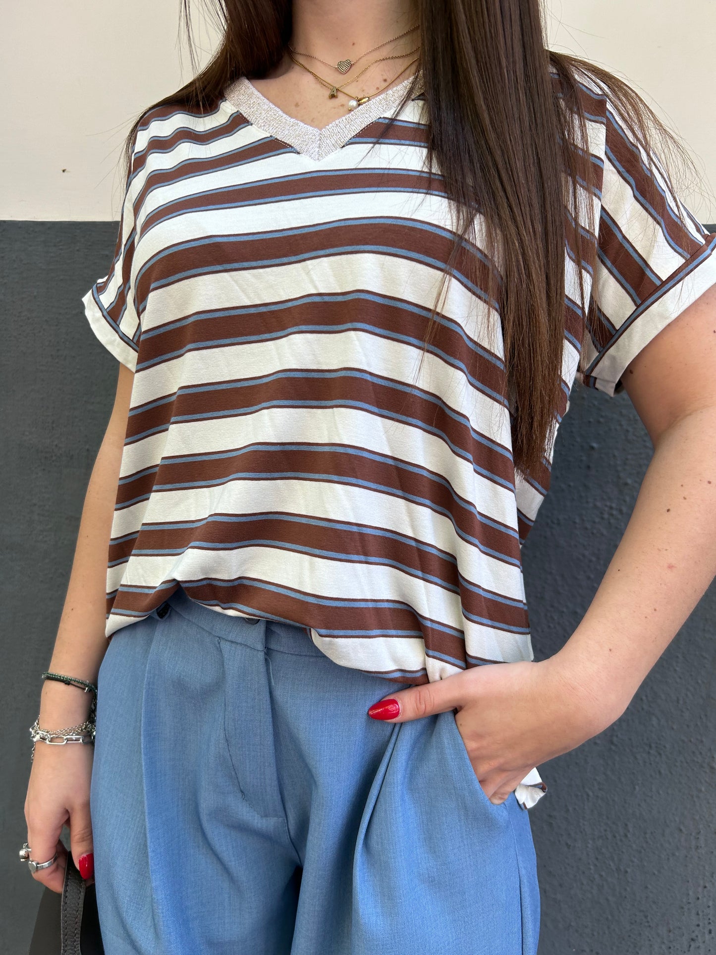 T-shirt rigata con colletto lurex