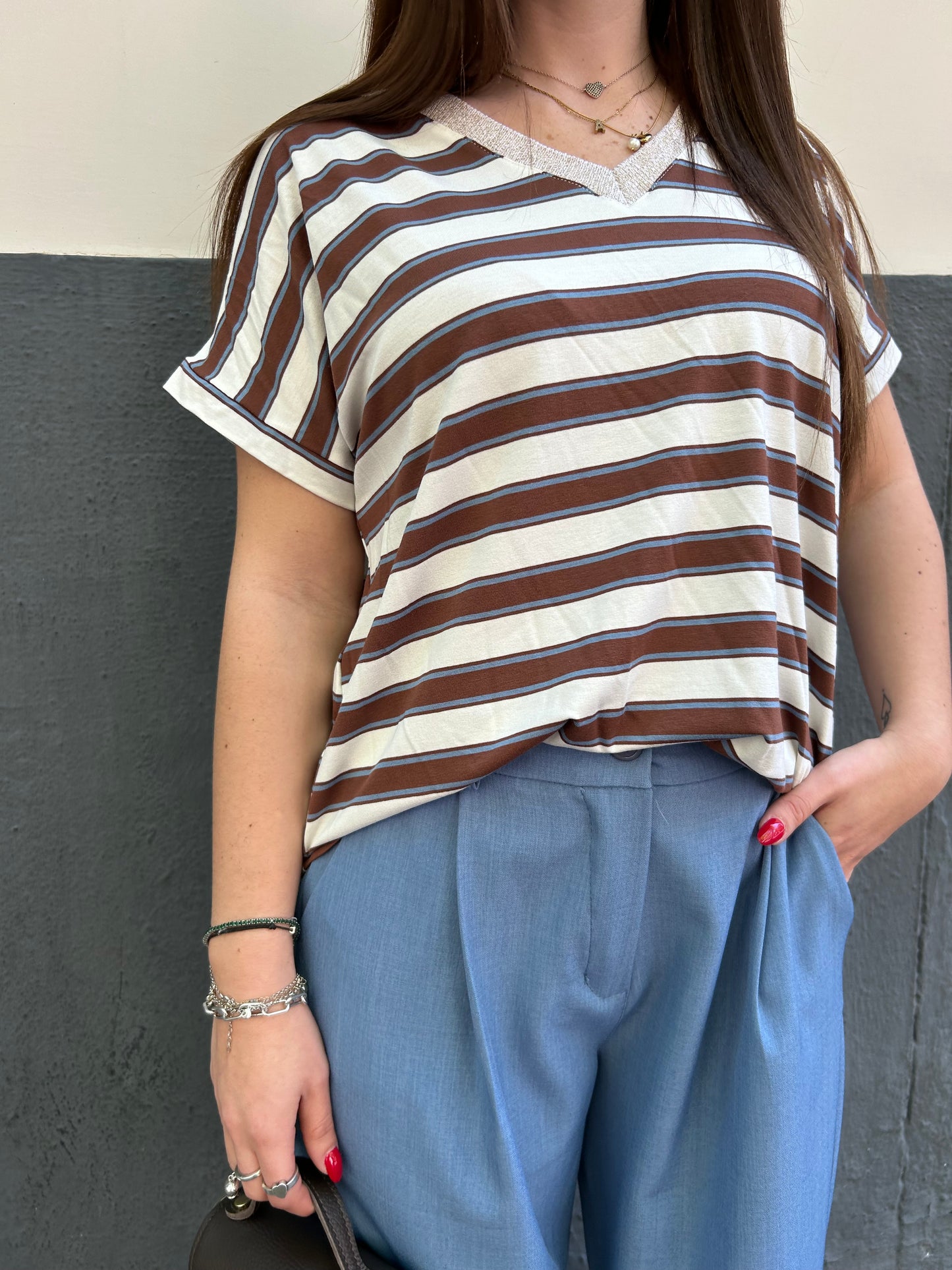 T-shirt rigata con colletto lurex