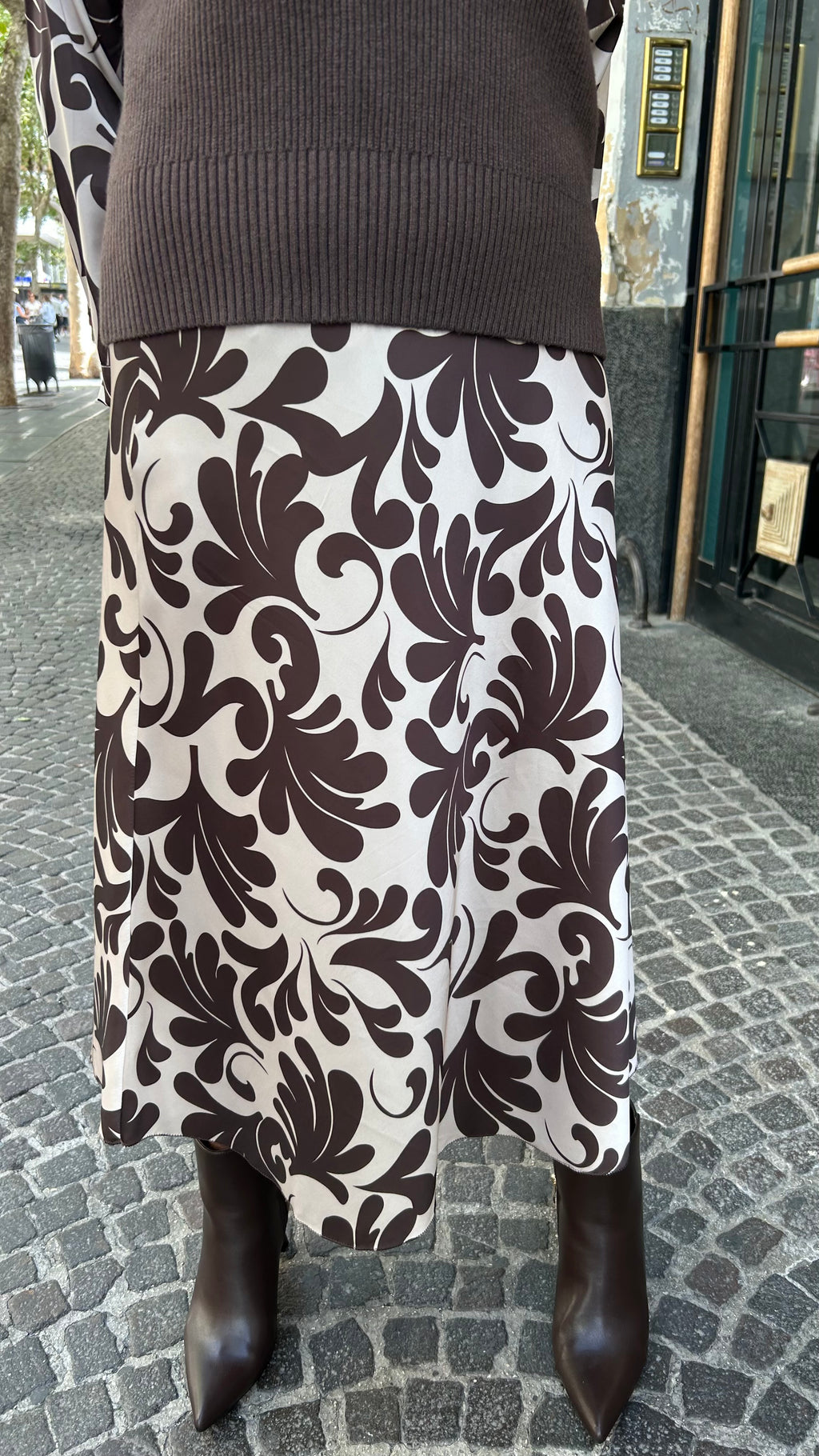 Gonna raso fiorata